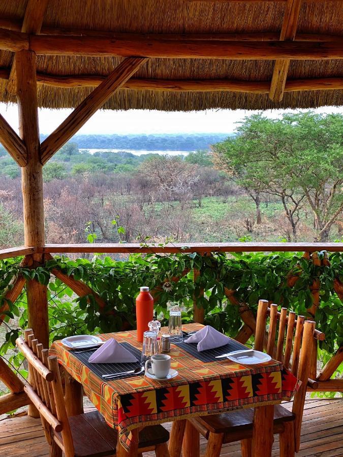 Murchison Falls Bamboo Village Paraa Luaran gambar