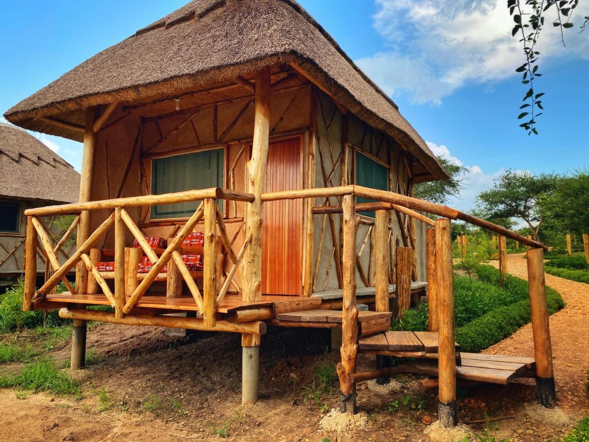 Murchison Falls Bamboo Village Paraa Luaran gambar