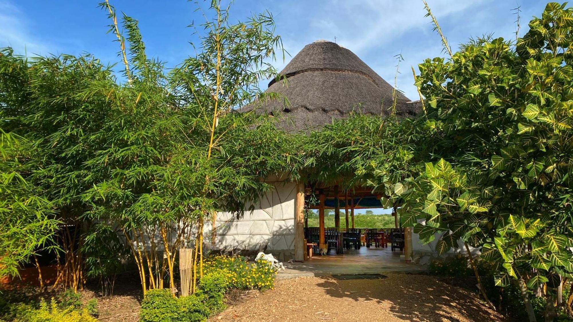 Murchison Falls Bamboo Village Paraa Luaran gambar