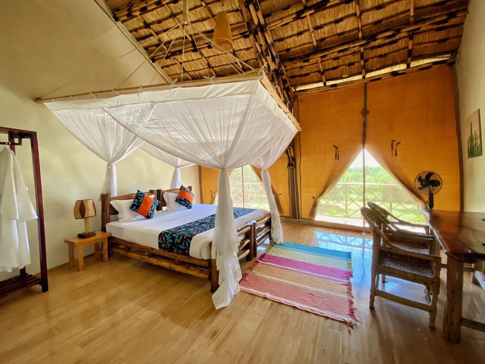 Murchison Falls Bamboo Village Paraa Luaran gambar