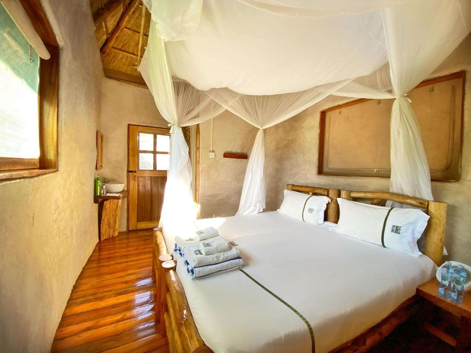 Murchison Falls Bamboo Village Paraa Luaran gambar